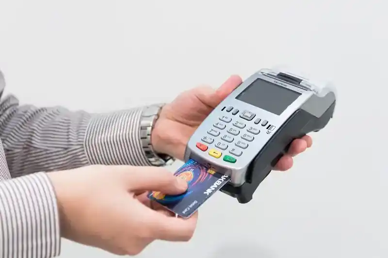 Cómo Cobrar con Tarjeta de Crédito sin POS: Guía Completa