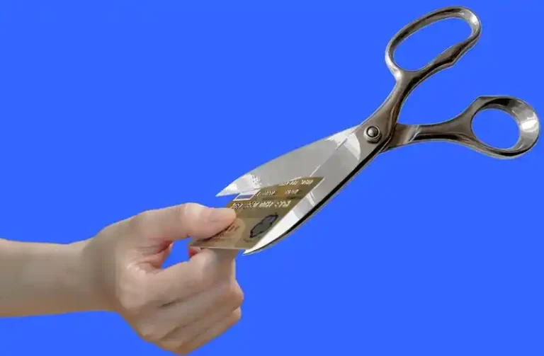 How Long Do Credit Card Debts Stay Outstanding?